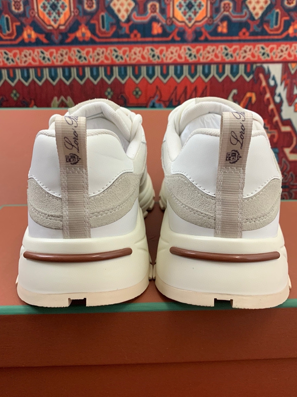 スーパーコピーブランド靴着用イメージ